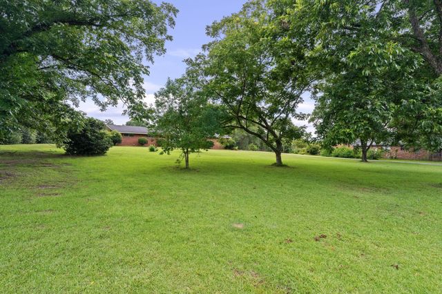 73 River Rd., Hattiesburg, MS 39401