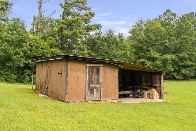73 River Rd., Hattiesburg, MS 39401