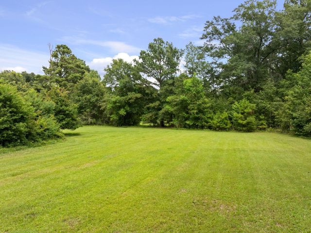 73 River Rd., Hattiesburg, MS 39401