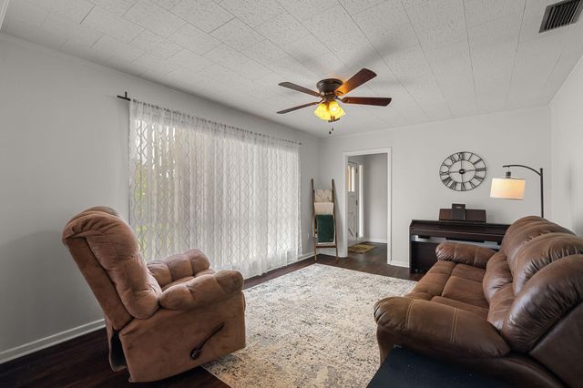 73 River Rd., Hattiesburg, MS 39401