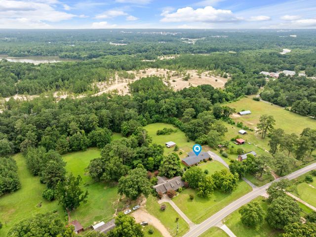 73 River Rd., Hattiesburg, MS 39401
