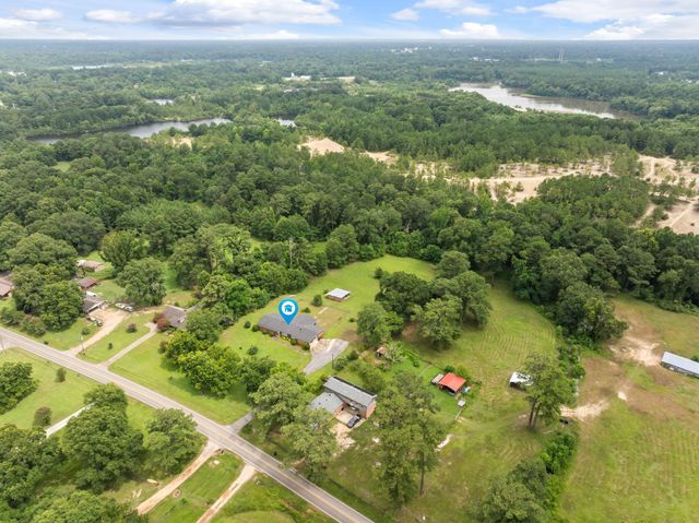 73 River Rd., Hattiesburg, MS 39401