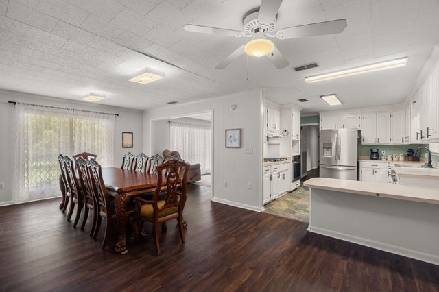 73 River Rd., Hattiesburg, MS 39401