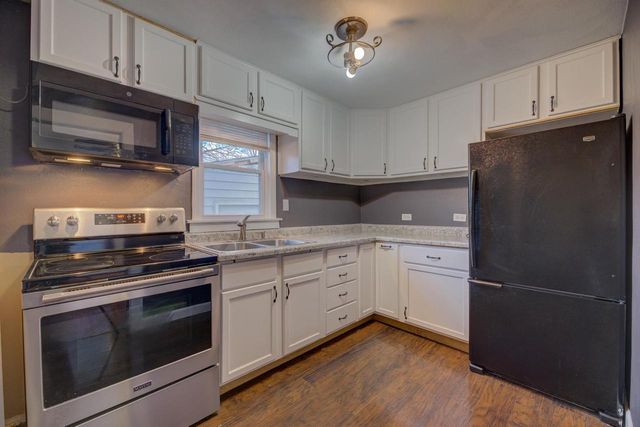 909 Johnson Street, Janesville, WI 53548