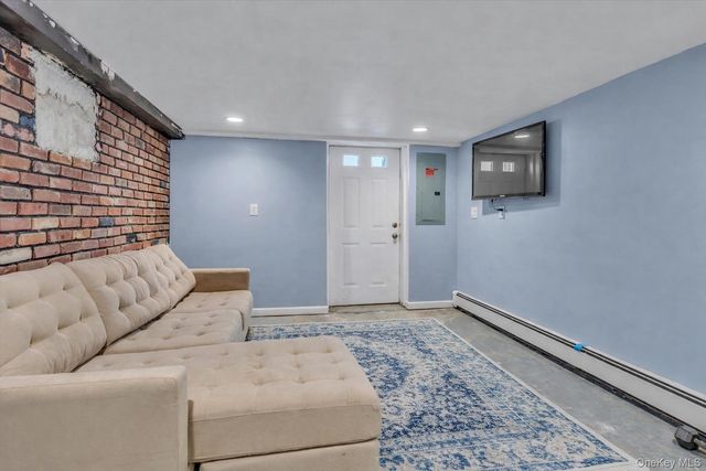 351 Venetian Boulevard, Lindenhurst, NY 11757