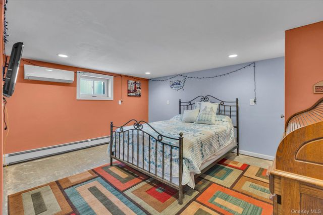 351 Venetian Boulevard, Lindenhurst, NY 11757