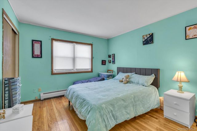 351 Venetian Boulevard, Lindenhurst, NY 11757