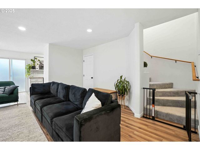 1103 W 34TH Way, Vancouver, WA 98660