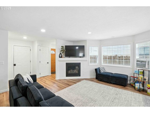 1103 W 34TH Way, Vancouver, WA 98660