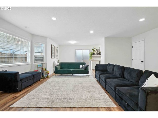 1103 W 34TH Way, Vancouver, WA 98660