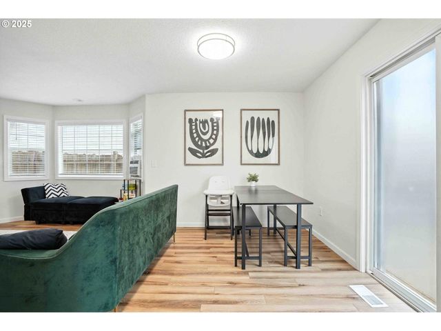 1103 W 34TH Way, Vancouver, WA 98660