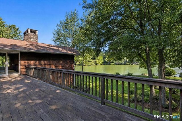 154 Driftwood Lane, Trumbull, CT 06611
