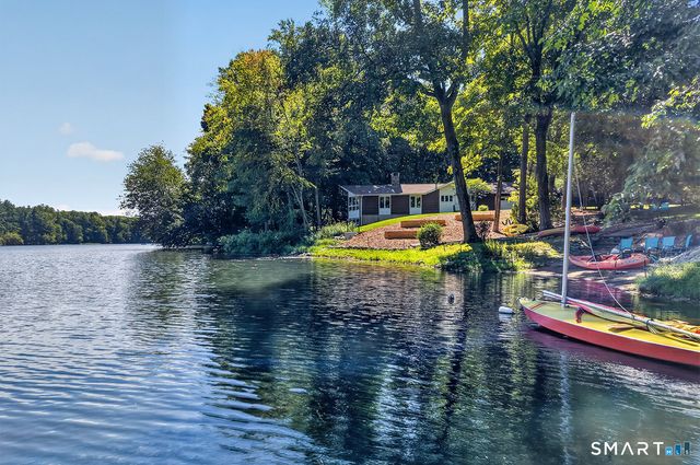 154 Driftwood Lane, Trumbull, CT 06611