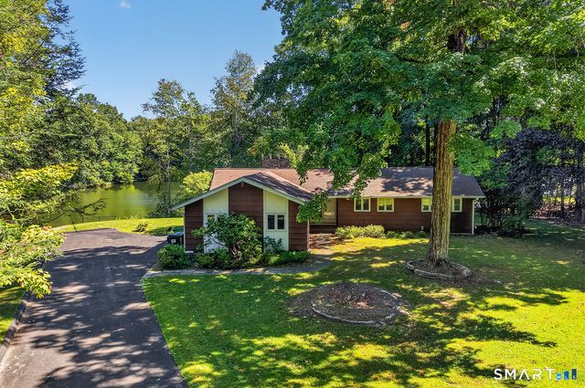 154 Driftwood Lane, Trumbull, CT 06611