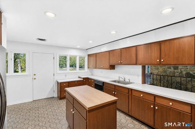 154 Driftwood Lane, Trumbull, CT 06611