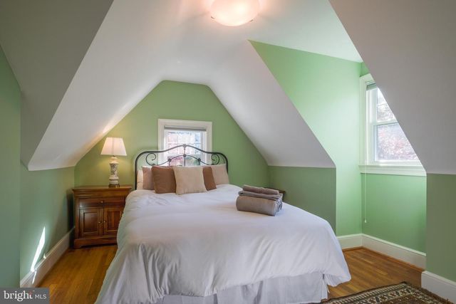 236 N CLEVELAND ST, Arlington, VA 22201