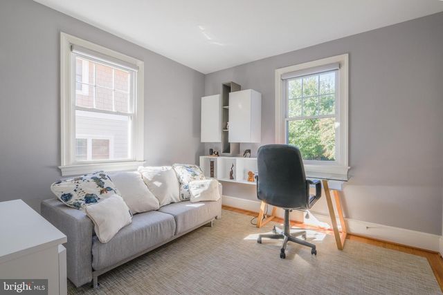 236 N CLEVELAND ST, Arlington, VA 22201