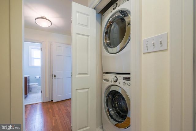 236 N CLEVELAND ST, Arlington, VA 22201