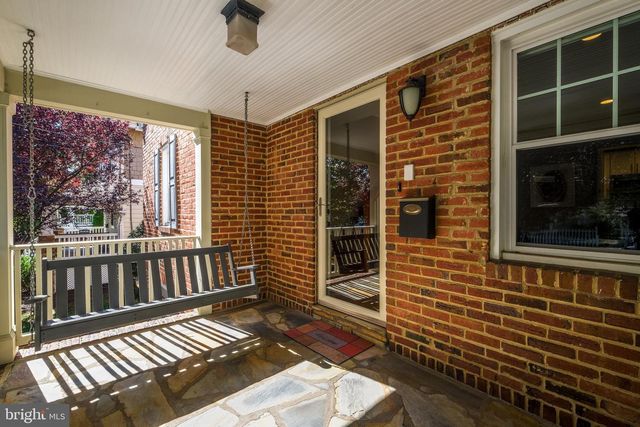 236 N CLEVELAND ST, Arlington, VA 22201