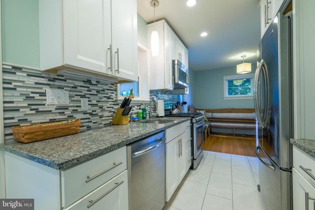 236 N CLEVELAND ST, Arlington, VA 22201