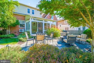 236 N CLEVELAND ST, Arlington, VA 22201