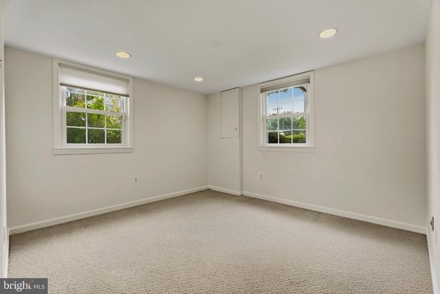 511 WALKER ST SW, Vienna, VA 22180