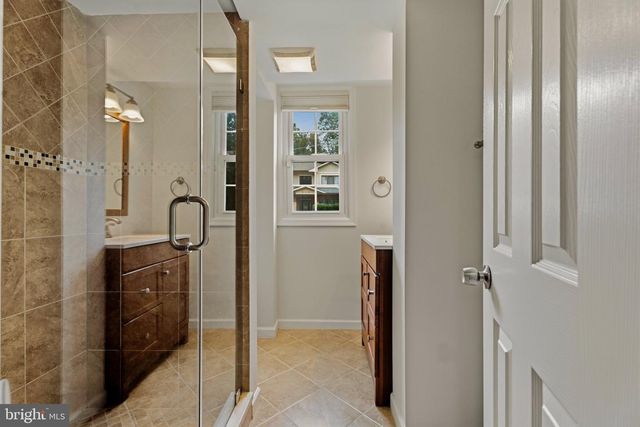 511 WALKER ST SW, Vienna, VA 22180
