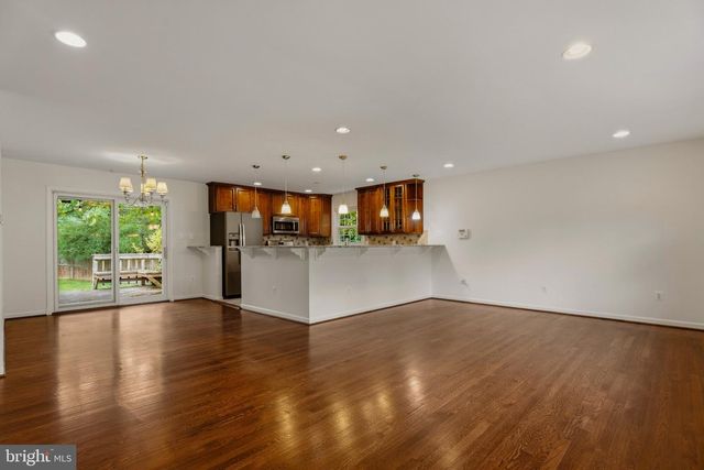 511 WALKER ST SW, Vienna, VA 22180