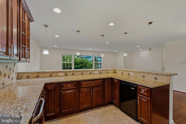 511 WALKER ST SW, Vienna, VA 22180