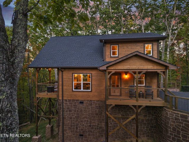 2420 Old Barn Circle, Sevierville, TN 37876