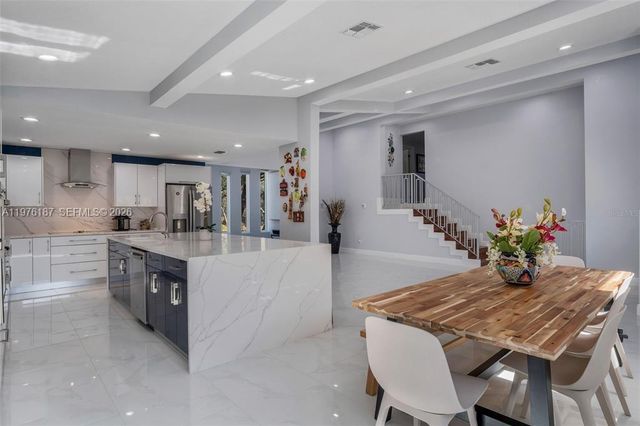 40140 SWIFT RD, Other City - In The State Of Florida, FL 32736