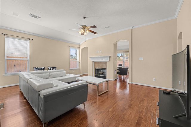 2710 Golden Creek Lane, Pearland, TX 77584