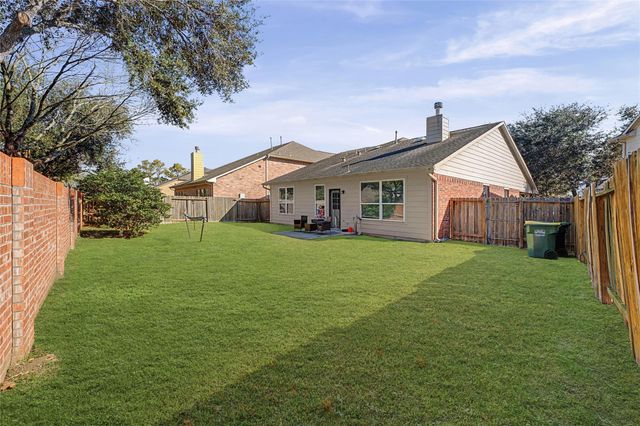 2710 Golden Creek Lane, Pearland, TX 77584