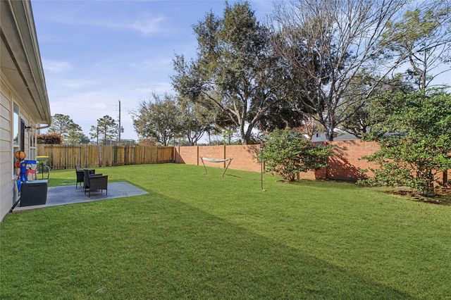 2710 Golden Creek Lane, Pearland, TX 77584