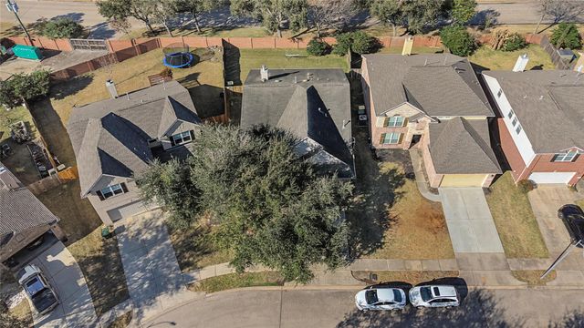 2710 Golden Creek Lane, Pearland, TX 77584