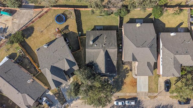 2710 Golden Creek Lane, Pearland, TX 77584