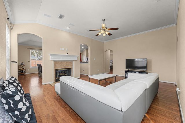 2710 Golden Creek Lane, Pearland, TX 77584