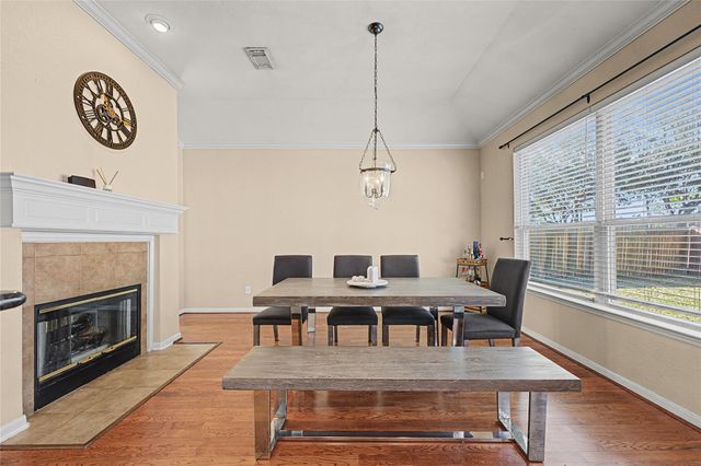 2710 Golden Creek Lane, Pearland, TX 77584