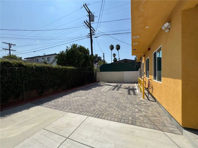 209 N Serrano Avenue, Los Angeles, CA 90004