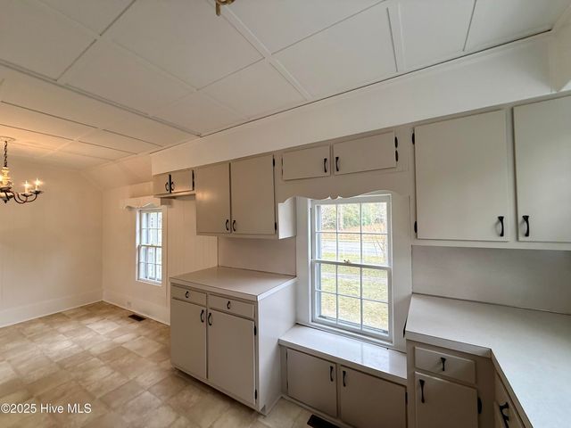 25960 Us 264 Highway E, Pantego, NC 27860