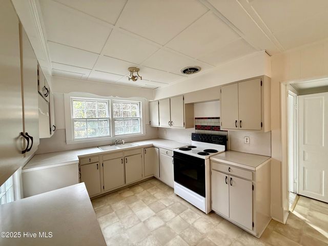 25960 Us 264 Highway E, Pantego, NC 27860