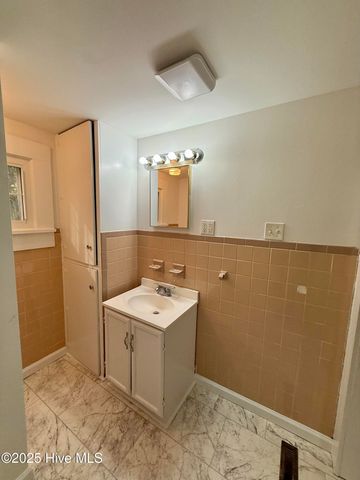 25960 Us 264 Highway E, Pantego, NC 27860