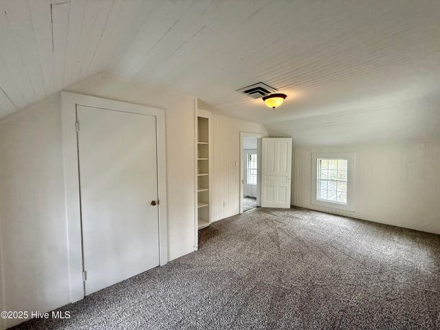 25960 Us 264 Highway E, Pantego, NC 27860