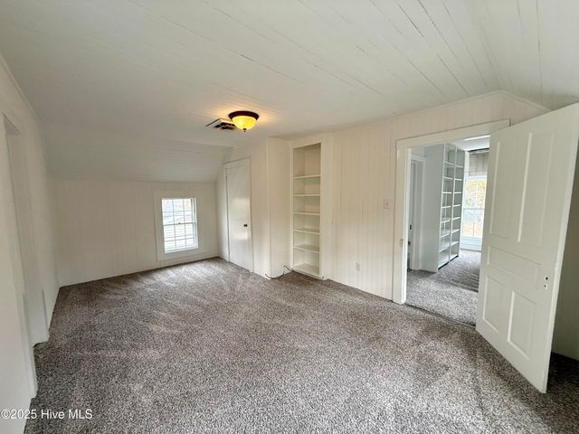 25960 Us 264 Highway E, Pantego, NC 27860