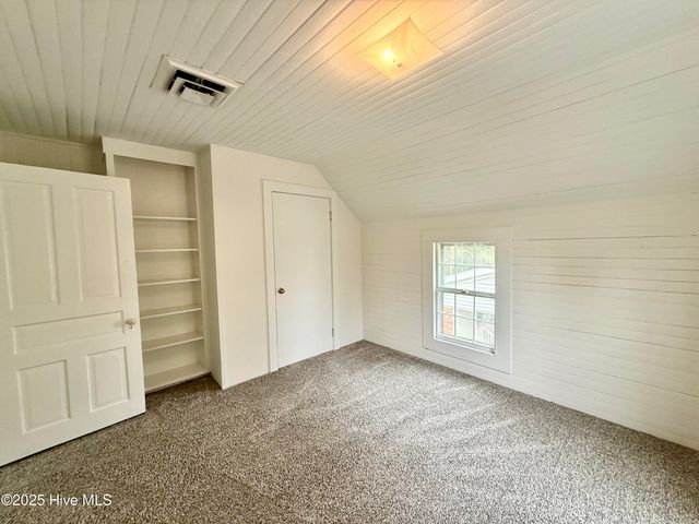 25960 Us 264 Highway E, Pantego, NC 27860