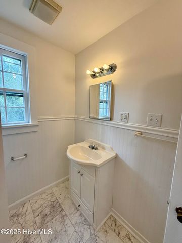 25960 Us 264 Highway E, Pantego, NC 27860