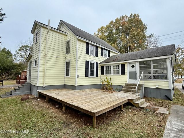 25960 Us 264 Highway E, Pantego, NC 27860