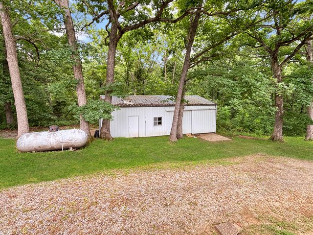 14200 N HWY YY, Columbia, MO 65202