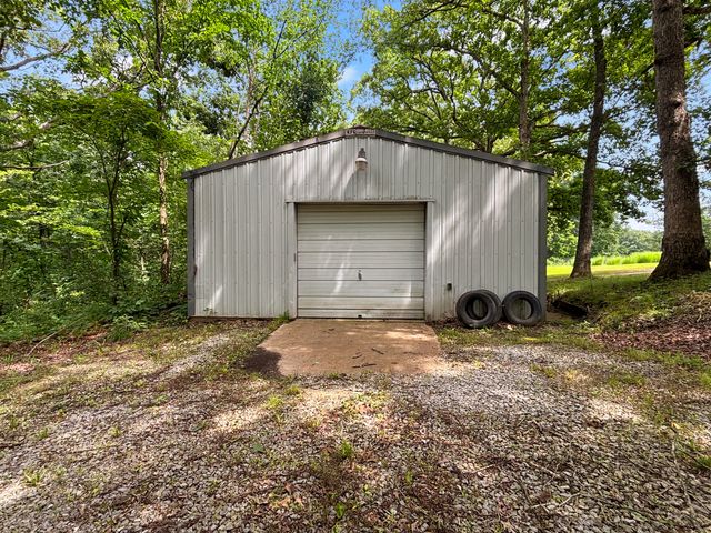 14200 N HWY YY, Columbia, MO 65202