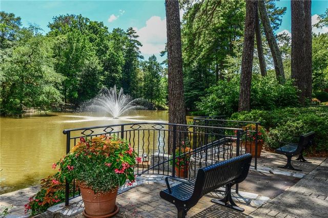 25316 Plantation Drive NE 316, Atlanta, GA 30324
